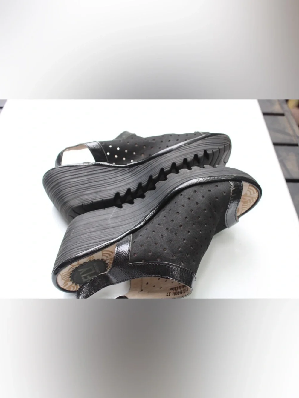 Fly London Yile wedges